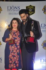 Farah Khan, Abhishek Bachchan at the 21st Lions Gold Awards 2015 in Mumbai on 6th Jan 2015